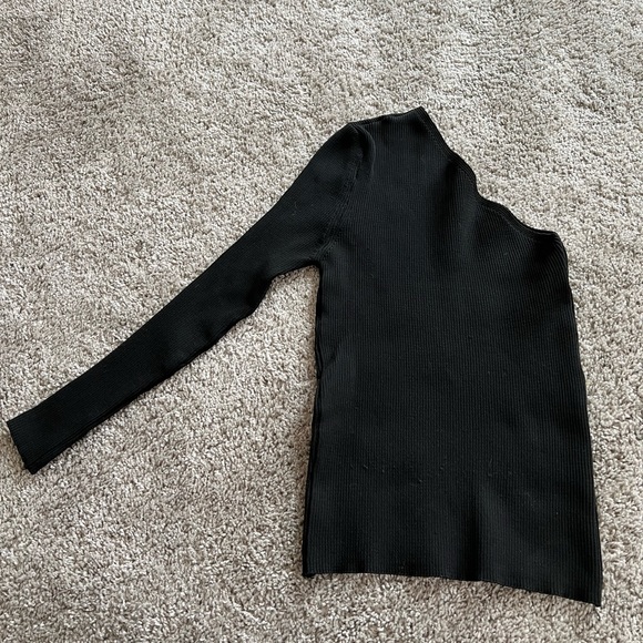 One Shoulder Fitted Top - Picture 3 of 3